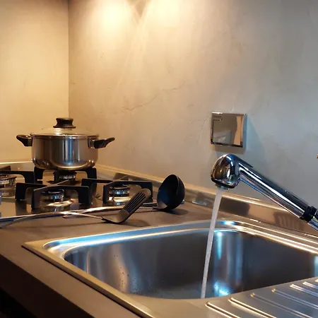 Pantheon In Finestra Daire *